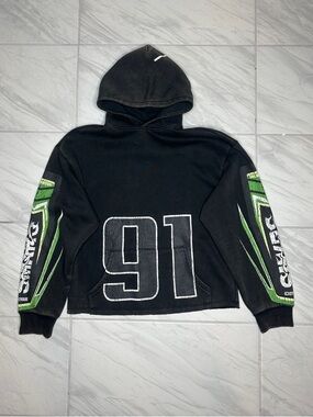 Black Hooded Men's Sweater with Green Sleeve Graphics and '91' Print